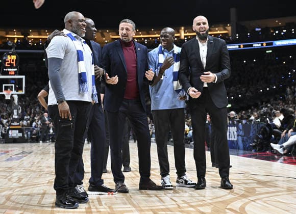 NBA, Basketball Herren, USA Berlin 2026: Orlando Magic v Memphis Grizzlies BERLIN, GERMANY – JANUARY 15: Hidayet Turkoglu, President of the Turkish Basketball Federation and former NBA player, greets the crowd during the NBA Berlin 2026 game between the Orlando Magic and the Memphis Grizzlies at Uber Arena in Berlin, Germany on January 15, 2026. Halil Sagirkaya Anadolu Berlin Germany. Editorial use only. Please get in touch for any other usage.  Copyright: x2026xAnadoluxHalilxSagirkayax