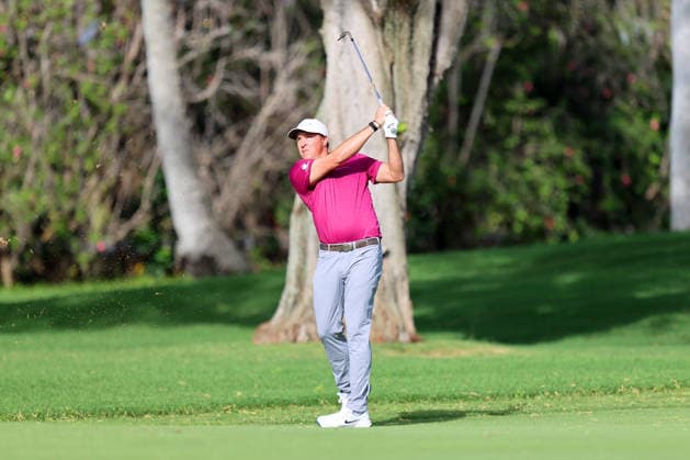 January 15, 2026 - Kevin Roy hits from the 6th fairway during the First Round of the 2026 Sony Open in Hawaii at Waialae Country Club in Honolulu, HI - CSM Honolulu USA - ZUMAc04_ 20260115_zma_c04_007 Copyright: xAndrewxLeex