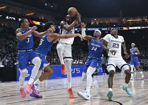 NBA, Basketball Herren, USA Berlin 2026: Orlando Magic v Memphis Grizzlies BERLIN, GERMANY – JANUARY 15: Desmond Bane (3) of Orlando Magic in action during the NBA Berlin 2026 game between the Orlando Magic and the Memphis Grizzlies at Uber Arena in Berlin, Germany on January 15, 2026. Halil Sagirkaya Anadolu Berlin Germany. Editorial use only. Please get in touch for any other usage.  Copyright: x2026xAnadoluxHalilxSagirkayax