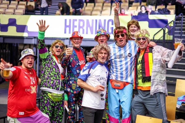 15 01 2026, Handball, Men s EHF EURO 2026, Germany Austria, Jyske Bank Boxen in Herning, Denmark, Preliminary Round Fans celebrate the German team with obvious joy in the stands at Denmark