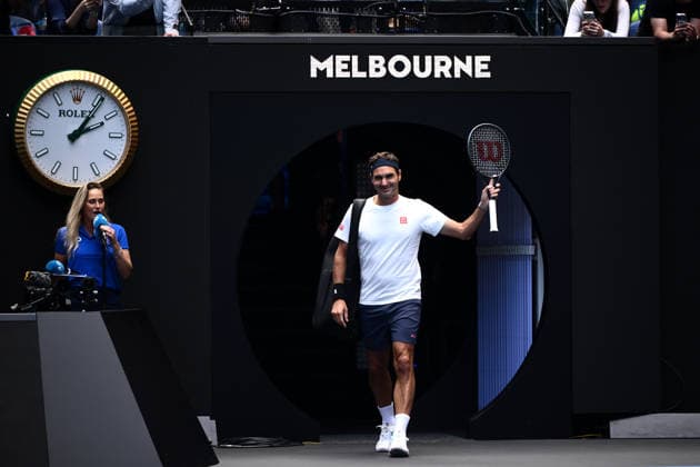 TENNIS AUSTRALIAN OPEN, Former Australian Open champion Roger Federer arrives for a practice session with Casper Ruud of Norway ahead of the Australian Open tennis tournament at Melbourne Park in Melbourne, Friday, January 16, 2026. ( NO ARCHIVING, EDITORIAL USE ONLY MELBOURNE VICTORIA AUSTRALIA  Copyright: xJOELxCARRETTx 20260116144929409977