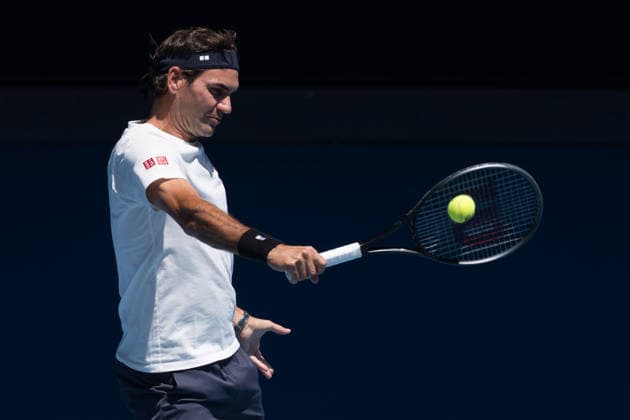 January 16, 2026: Roger Federer of Switzerland practises on Rod Laver Arena ahead of his guest appearance at the opening ceremony where he will play against other past winners of the 2026 Australian Open in Melbourne, Australia. Cal Media Melbourne Australia - ZUMAc04_ 20260116_faf_c04_005 Copyright: xSydneyxLowx