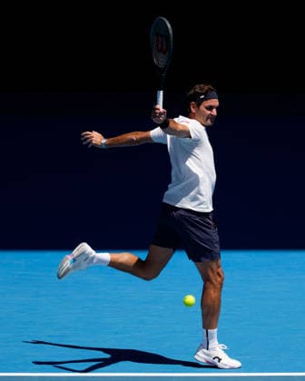 January 16, 2026: Roger Federer of Switzerland practises on Rod Laver Arena ahead of his guest appearance at the opening ceremony where he will play against other past winners of the 2026 Australian Open in Melbourne, Australia. Cal Media Melbourne Australia - ZUMAc04_ 20260116_faf_c04_010 Copyright: xSydneyxLowx