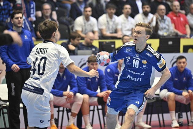 KRISTIANSTAD, SVERIGE 20260116 Iceland s Gisli Kristjansson in action against Italy s Simon Sirot during the 2026 EHF European Men s Handball Championship the EHF Euro 2026 match between Iceland and Italy at Kristianstad Arena, in Kristianstad, Sweden, on January 16, 2026 KRISTIANSTAD SVERIGE x50090x  Copyright: xJohanxNilsson TTx EHF EURO 2026 ICELAND-ITALY