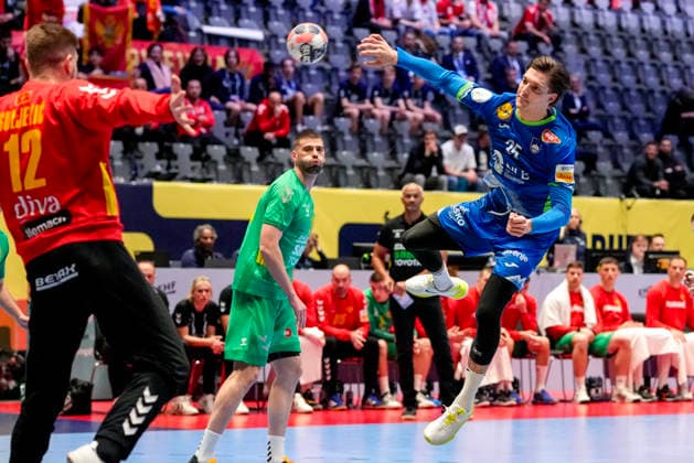 European Handball Championship, Slovenia Montenegro Baerum 20260116 Slovenia s Domen Makuc during the European Championship handball match between Slovenia and Montenegro in Unity arena Photo Cornelius Poppe NTB Baerum Norway EDITORIAL USE ONLY RESTRICTED USE FOR BETTING COMPANIES  Copyright: xCorneliusxPoppex xNTBx