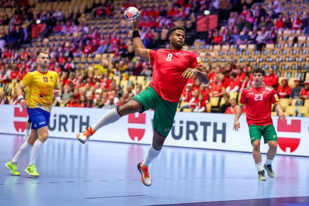 16 01 2026, Handball, Men s EHF EURO 2026, Portugal Romania, Jyske Bank Boxen in Herning, Denmark, Preliminary Round Victor Manuel Iturriza Alvarez Portugal 08 Denmark