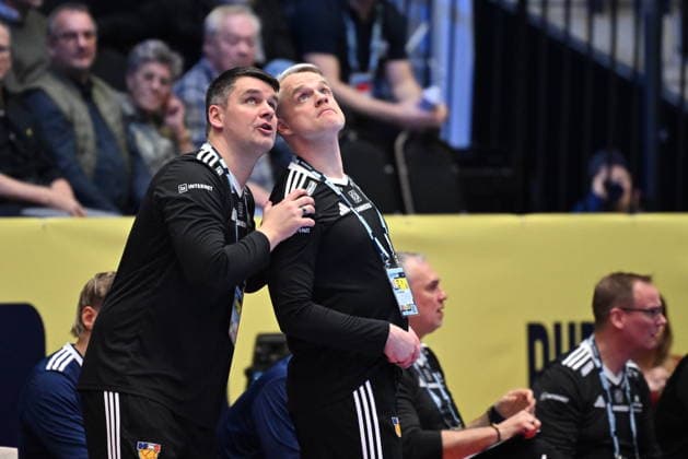 KRISTIANSTAD, SWEDEN 20260116 Iceland s coach Arnor Atlason and Snorri GuÃ°jonsson during the 2026 EHF European Men s Handball Championship the EHF Euro 2026 match between Iceland and Italy at Kristianstad Arena, in Kristianstad, Sweden, on January 16, 2026 KRISTIANSTAD SWEDEN x50090x  Copyright: xJohanxNilsson TTx EHF EURO 2026 ICELAND-ITALY