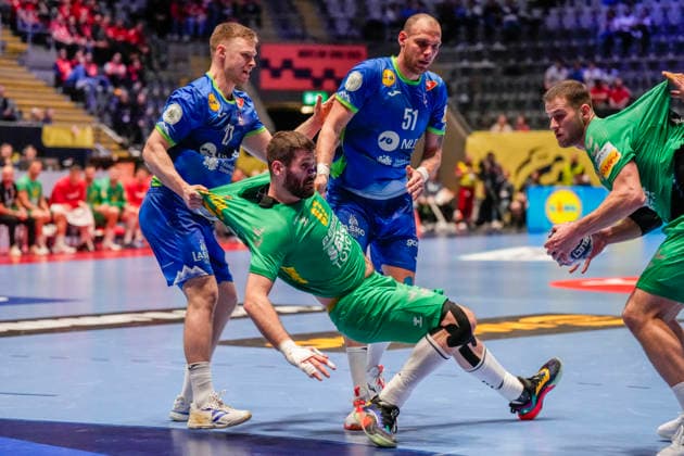 European Handball Championship, Slovenia Montenegro Baerum 20260116 Montenegro s Vuko Borozan and Slovenia s Kristjan HorÅ¾en left and Borut MaÄkovÅ¡ek during the EC handball match between Slovenia and Montenegro in the Unity arena Photo Cornelius Poppe NTB Baerum Norway EDITORIAL USE ONLY RESTRICTED USE FOR BETTING COMPANIES  Copyright: xCorneliusxPoppex xNTBx