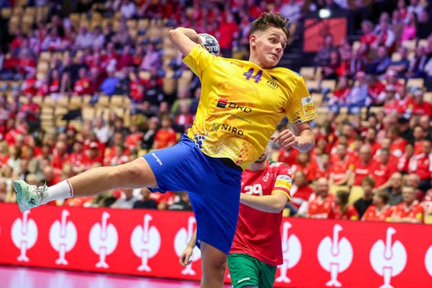 16 01 2026, Handball, Men s EHF EURO 2026, Portugal Romania, Jyske Bank Boxen in Herning, Denmark, Preliminary Round Daniel Stanciuc Romania 44 Denmark