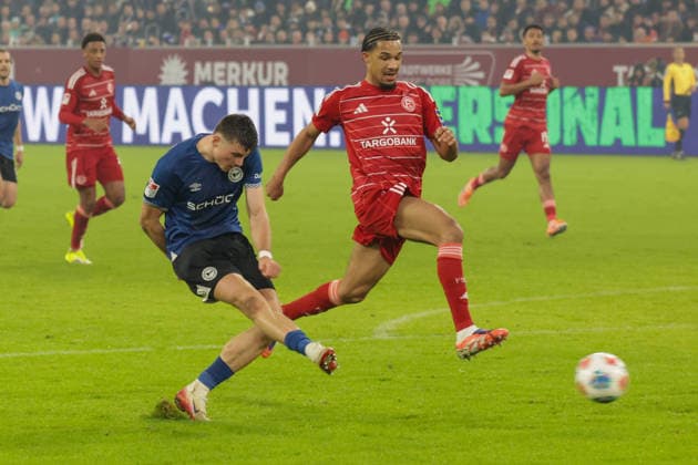 16 01 2026, xgrfx, Soccer 2 Bundesliga, Fortuna Duesseldorf Arminia Bielefeld v l Semir Telalovic Arminia Bielefeld , Tan Kenneth Schmidt Fortuna Düsseldorf DFL DFB REGULATIONS PROHIBIT ANY USE OF PHOTOGRAPHS as IMAGE SEQUENCES and or QUASI VIDEO Duesseldorf