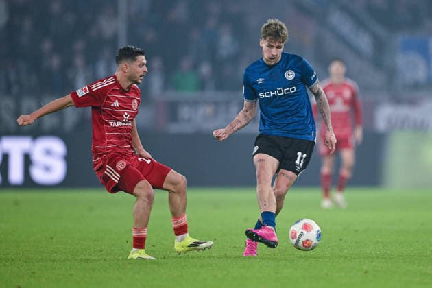 16 01 2026, Soccer, 2 Bundesliga, Matchday 18 Season 2025 2026, Fortuna Düsseldorf DSC Arminia Bielefeld, Florent Muslija Fortuna Düsseldorf , Joel Grodowski DSC Arminia Bielefeld xRHR PHOTO TKx Copyright: RHR-FOTOx RHR-FOTO TK