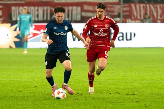 Germany 2 Bundesliga 2025 26 Fortuna Düsseldorf vs Arminia Bielefeld 18 Matchday 16 01 2026 Merkur Spiel Arena Nordrhein Westfalen Felix Hagmann Arminia Bielefeld, 2 Cedric Itten Fortuna Düsseldorf, 13 Copyright: xCelinaxLeiersx