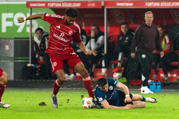 Germany 2 Bundesliga 2025 26 Fortuna Düsseldorf vs Arminia Bielefeld 18 Matchday 16 01 2026 Merkur Spiel Arena Nordrhein Westfalen Semir Telalovic Arminia Bielefeld, 7 Elias Egouli Fortuna Düsseldorf, 44 Copyright: xCelinaxLeiersx