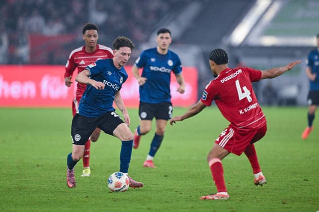 16 01 2026, Soccer, 2 Bundesliga, Matchday 18 Season 2025 2026, Fortuna Düsseldorf DSC Arminia Bielefeld, Jannik Rochelt DSC Arminia Bielefeld , Kenneth Schmidt Fortuna Düsseldorf xRHR PHOTO TKx Copyright: RHR-FOTOx RHR-FOTO TK