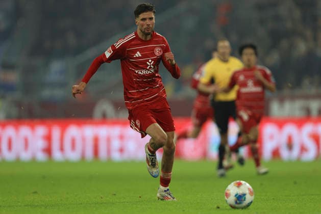 Anouar El Azzouzi Fortuna Düsseldorf in action, on the ball, individual action during the 2 Bundesliga match between Fortuna Düsseldorf and Arminia Bielefeld, Merkur Spiel Arena on January 16, 2026 in Düsseldorf, Germany Photo by Oliver Kaelke DeFodi Images Anouar El Azzouzi Fortuna Düsseldorf controls the ball during the 2 Bundesliga match between Fortuna Düsseldorf and Arminia Bielefeld at Merkur Spiel Arena on January 16, 2026 in Düsseldorf, Germany Photo by Oliver Kaelke DeFodi Images Photo by Oliver Kaelke DeFodi Images