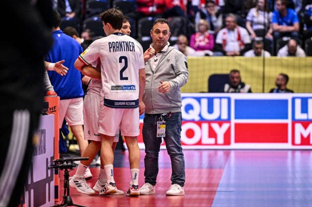 Robert Bob Hanning Head Coach of Italy during Men s EHF Euro 2026 - Iceland vs Italy, Handball match in Kristianstad, Sweden, January 16 2026  Copyright: xLuigixCanu IPAxSportx xipa-agency.netx xx IPA_70141619 IPA_Agency_IPA70141619