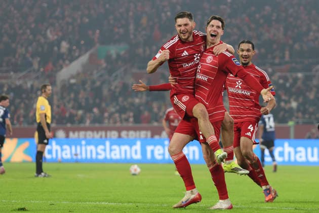 Cedric Itten Fortuna Düsseldorf goal celebration, celebrates with his team after scoring his team s first goal with teammates during the 2 Bundesliga match between Fortuna Düsseldorf and Arminia Bielefeld, Merkur Spiel Arena on January 16, 2026 in Düsseldorf, Germany, Germany Photo by Oliver Kaelke DeFodi Images Cedric Itten Fortuna Düsseldorf celebrates after scoring his team s first goal with teammates during the 2 Bundesliga match between Fortuna Düsseldorf and Arminia Bielefeld at Merkur Spiel Arena on January 16, 2026 in Düsseldorf, Germany Photo by Oliver Kaelke DeFodi Images Photo by Oliver Kaelke DeFodi Images