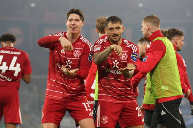 Cedric Itten Fortuna Düsseldorf goal celebration, celebrates with his team after scoring his team s first goal with teammates during the 2 Bundesliga match between Fortuna Düsseldorf and Arminia Bielefeld, Merkur Spiel Arena on January 16, 2026 in Düsseldorf, Germany, Germany Photo by Oliver Kaelke DeFodi Images Cedric Itten Fortuna Düsseldorf celebrates after scoring his team s first goal with teammates during the 2 Bundesliga match between Fortuna Düsseldorf and Arminia Bielefeld at Merkur Spiel Arena on January 16, 2026 in Düsseldorf, Germany Photo by Oliver Kaelke DeFodi Images Photo by Oliver Kaelke DeFodi Images
