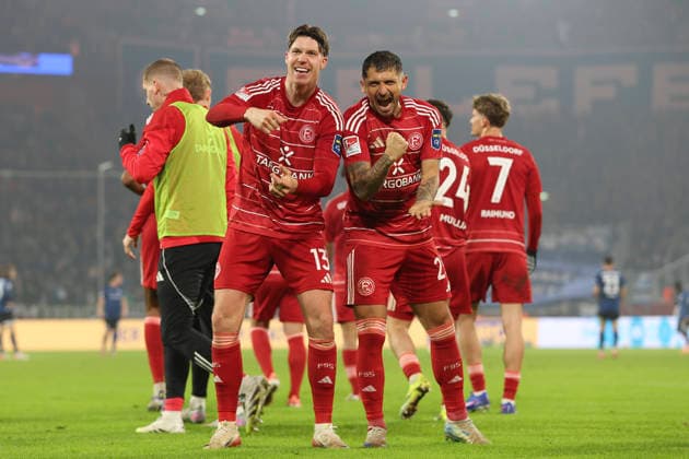 Cedric Itten Fortuna Düsseldorf goal celebration, celebrates with his team after scoring his team s first goal with teammates during the 2 Bundesliga match between Fortuna Düsseldorf and Arminia Bielefeld, Merkur Spiel Arena on January 16, 2026 in Düsseldorf, Germany, Germany Photo by Oliver Kaelke DeFodi Images Cedric Itten Fortuna Düsseldorf celebrates after scoring his team s first goal with teammates during the 2 Bundesliga match between Fortuna Düsseldorf and Arminia Bielefeld at Merkur Spiel Arena on January 16, 2026 in Düsseldorf, Germany Photo by Oliver Kaelke DeFodi Images Photo by Oliver Kaelke DeFodi Images