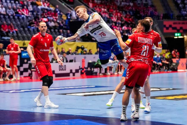 European Handball Championship, Faroe Islands Switzerland Baerum 20260116 The Faroe Islands Oli Mittun, Switzerland s Gino Steenaerts left and Lenny Rubin left during the EC handball match between the Faroe Islands and Switzerland in the Unity arena Photo Cornelius Poppe NTB Baerum Norway EDITORIAL USE ONLY RESTRICTED USE FOR BETTING COMPANIES  Copyright: xCorneliusxPoppex xNTBx