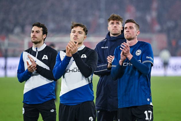 16 01 2026, Soccer, 2 Bundesliga, Matchday 18 Season 2025 2026, Fortuna Düsseldorf DSC Arminia Bielefeld, Christopher Lannert DSC Arminia Bielefeld , Felix Hagmann DSC Arminia Bielefeld , Joel Grodowski DSC Arminia Bielefeld , Arne Sicker DSC Arminia Bielefeld xRHR PHOTO TKx Copyright: RHR-FOTOx RHR-FOTO TK