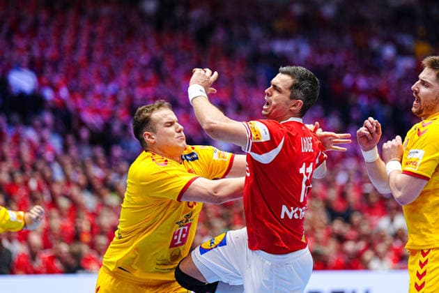 Samoil Ristevski North Macedonia, 31 , Rasmus Lauge Denmark, 11 DEN, Denmark vs North Macedonia, Handball, EHF European Championship 2026, Group B, Matchday 1, 16 01 2026 DEN, Denmark vs North Macedonia, Handball, EHF European Championship 2026, Group B, Matchday 1, 16 01 2026 Herning Copyright: xEibner-Pressefoto MarcelxvonxFehrnx EP_MFN
