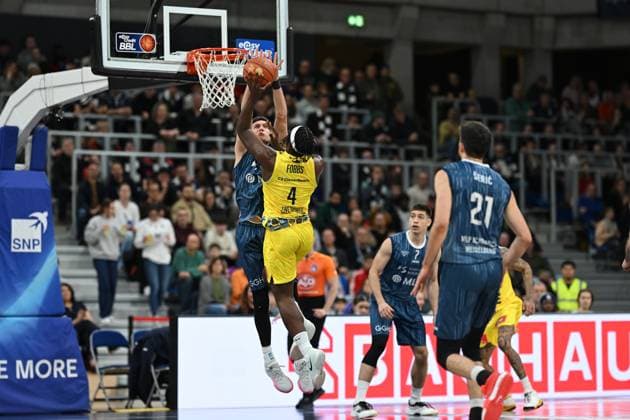 Game action with Dusan Neskovic 7 MLP Academics Heidelberg , Mateo Seric 21 MLP Academics Heidelberg and Brian Fobbs 4 EWE Baskets Oldenburg Game action with Dusan Neskovic 7 MLP Academics Heidelberg Copyright: xMichaelxGelhardtx
