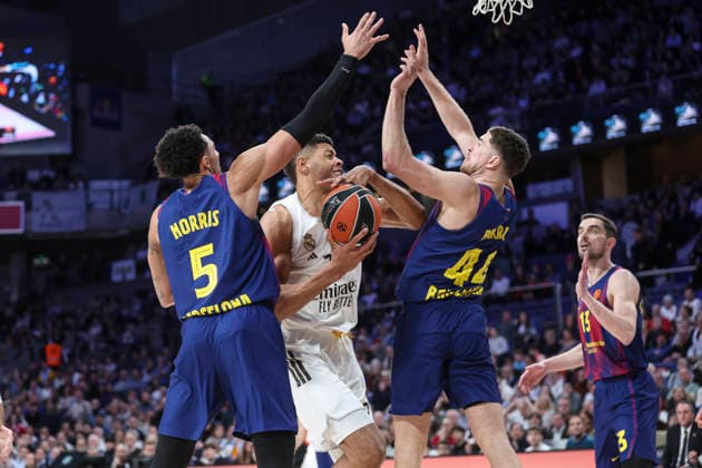 January 16, 2026, Madrid, Madrid, Spain: Miles Norris of FC Barcelona, Barca Walter Tavares of Real Madrid and Joel Parra of FC Barcelona in action during the Turkish Airlines EuroLeague Regular Season Round 22 match between Real Madrid and FC Barcelona at Movistar Arena on January 16 2026, in Madrid, Spain. Madrid Spain - ZUMAa181 20260116_zaa_a181_092 Copyright: xIrinaxR.xHipolitox