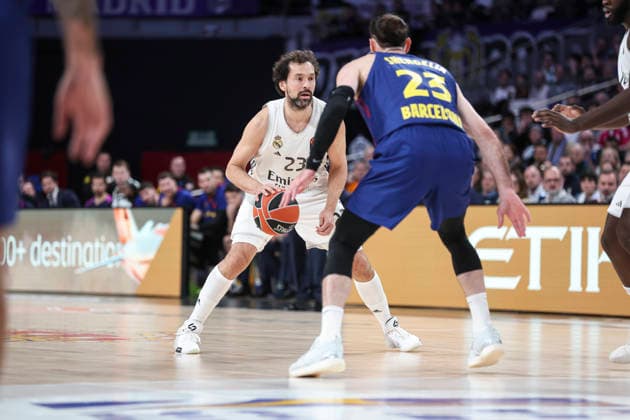 January 16, 2026, Madrid, Madrid, Spain: Sergio Llull of Real Madrid and Tornike Shengelia of FC Barcelona, Barca in action during the Turkish Airlines EuroLeague Regular Season Round 22 match between Real Madrid and FC Barcelona at Movistar Arena on January 16 2026, in Madrid, Spain. Madrid Spain - ZUMAa181 20260116_zaa_a181_112 Copyright: xIrinaxR.xHipolitox