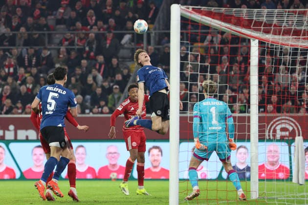 Maximilian Großer Arminia Bielefeld and Sima Suso Fortuna Düsseldorf in a duel during the 2 Bundesliga match between Fortuna Düsseldorf and Arminia Bielefeld, Merkur Spiel Arena on January 16, 2026 in Düsseldorf, Germany Photo by Oliver Kaelke DeFodi Images Maximilian Großer Arminia Bielefeld and Sima Suso Fortuna Düsseldorf battle for the ball during the 2 Bundesliga match between Fortuna Düsseldorf and Arminia Bielefeld at Merkur Spiel Arena on January 16, 2026 in Düsseldorf, Germany Photo by Oliver Kaelke DeFodi Images Photo by Oliver Kaelke DeFodi Images