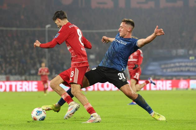 Anouar El Azzouzi Fortuna Düsseldorf and Marius Wörl Arminia Bielefeld in a duel during the 2 Bundesliga match between Fortuna Düsseldorf and Arminia Bielefeld, Merkur Spiel Arena on January 16, 2026 in Düsseldorf, Germany Photo by Oliver Kaelke DeFodi Images Anouar El Azzouzi Fortuna Düsseldorf and Marius Wörl Arminia Bielefeld battle for the ball during the 2 Bundesliga match between Fortuna Düsseldorf and Arminia Bielefeld at Merkur Spiel Arena on January 16, 2026 in Düsseldorf, Germany Photo by Oliver Kaelke DeFodi Images Photo by Oliver Kaelke DeFodi Images