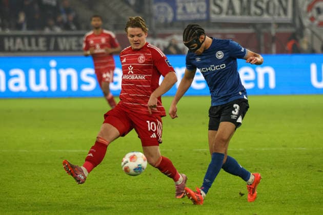 Düsseldorf, Germany 16 January 2026 2 BL 2025 2026 Fortuna Düsseldorf vs DSC Arminia Bielefeld In the picture from left in duel Christian Rasmussen F95 and Joel Felix DSC DFL regulations prohibit any use of photographs as image sequences and or quasi video Merkur Spiel Arena Nordrhein Westfalen Copyright: xFotostandx xFantinix