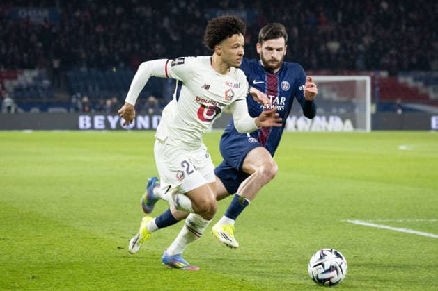 L1 football match PSG v LOSC - Paris Lille s Portuguese defender 22 Tiago Santos during the French L1 football match between Paris Saint-Germain (PSG) and Lille LOSC at the Parc des Princes stadium in Paris on January 16, 2026. Photo by Raphael Lafargue ABACAPRESS.COM Paris France  Copyright: xLafarguexRaphael ABACAx