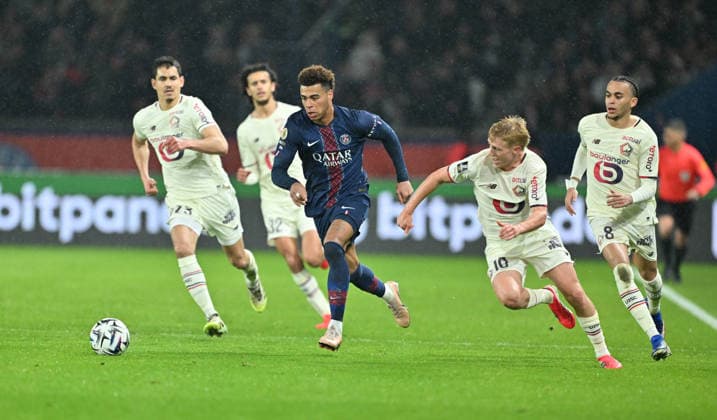 PSG vs Lille: French Ligue 1 PARIS, FRANCE - JANUARY 16: Desire Doue (C) of Paris Saint - Germain in action during the French Ligue 1 (L1) soccer match between Paris Saint-Germain (PSG) and Lille LOSC at Parc des Princes stadium in Paris, France on January 16, 2026. Mustafa Yalcin Anadolu Paris France. Editorial use only. Please get in touch for any other usage.  Copyright: x2026xAnadoluxMustafaxYalcinx
