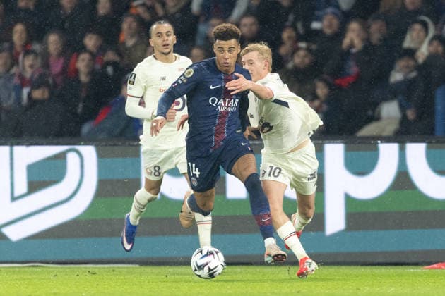 PSG vs Lille: French Ligue 1 PARIS, FRANCE - JANUARY 16: Ethan Mbappe of Lille LOSC (L), Desire Doue of Paris Saint-Germain (PSG) and Hakon Haraldsson of Lille LOSC during the French Ligue 1 (L1) football match between Paris Saint-Germain (PSG) and Lille LOSC at Parc des Princes stadium in Paris. Ibrahim Ezzat Anadolu Paris France. Editorial use only. Please get in touch for any other usage.  Copyright: x2026xAnadoluxIbrahimxEzzatx