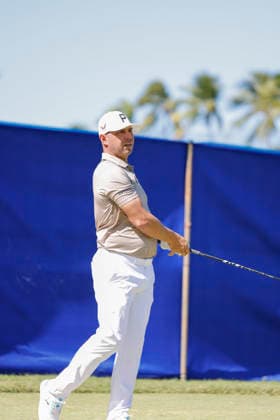 January 16, 2026, Honolulu, Hawaii, USA: GARY WOODLAND tees off at the 10th during Round 2 of the 2026 Sony Open in Honolulu, Hawaii on January 16, 2026. Honolulu USA - ZUMAm310 20260116_zsp_m310_050 Copyright: xElliotxMilesx
