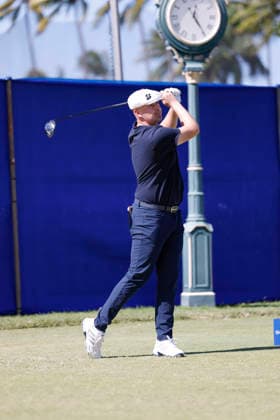 January 16, 2026, Honolulu, Hawaii, USA: HARRY HALL tees off at the 10th during Round 2 of the 2026 Sony Open in Honolulu, Hawaii on January 16, 2026. Honolulu USA - ZUMAm310 20260116_zsp_m310_059 Copyright: xElliotxMilesx