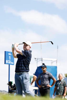 January 16, 2026, Honolulu, Hawaii, USA: ROBERT MACINTYRE tees off at the 1st during Round 2 of the 2026 Sony Open in Honolulu, Hawaii on January 16, 2026. Honolulu USA - ZUMAm310 20260116_zsp_m310_063 Copyright: xElliotxMilesx