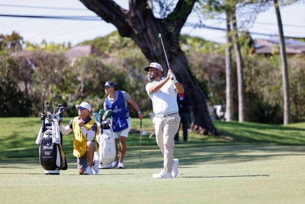 January 16, 2026, Honolulu, Hawaii, USA: JOHN JJ SPAUN makes an approach shot on the 6th fairway during Round 2 of the 2026 Sony Open in Honolulu, Hawaii on January 16, 2026. Honolulu USA - ZUMAm310 20260116_zsp_m310_089 Copyright: xElliotxMilesx