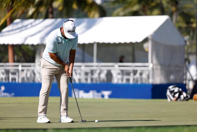 January 16, 2026, Honolulu, Hawaii, USA: JOHN JJ SPAUN putts on the 9th green during Round 2 of the 2026 Sony Open in Honolulu, Hawaii on January 16, 2026. Honolulu USA - ZUMAm310 20260116_zsp_m310_093 Copyright: xElliotxMilesx