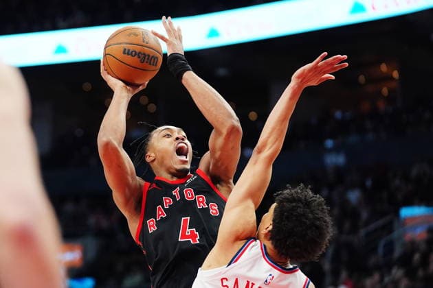 January 16, 2026, Toronto, On, Canada: Toronto Raptors Scottie Barnes (4) is fouled by Los Angeles Clippers Kobe Sanders (4) during overtime NBA, Basketball Herren, USA basketball action in Toronto on Friday, Jan. 16, 2026. Canada News - January 16, 2026  - ZUMAc35_ 20260116_zaf_c35_098 Copyright: xFrankxGunnx