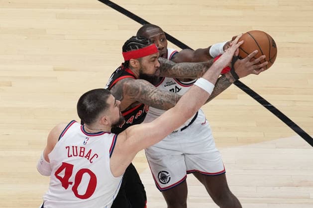 Los Angeles Clippers vs Toronto Raptors - NBA, Basketball Herren, USA TORONTO, CANADA - JANUARY 16 : Brandon Ingram (3) of Toronto Raptors in action against Ivica Zubac (40) and Kris Dunn (8) of Los Angeles Clippers during the NBA basketball game between Los Angeles Clippers and Toronto Raptors at the Scotiabank Arena on January 16, 2026 in Toronto, Ontario, Canada. Mert Alper Dervis Anadolu Toronto Canada. Editorial use only. Please get in touch for any other usage.  Copyright: x2026xAnadoluxMertxAlperxDervisx