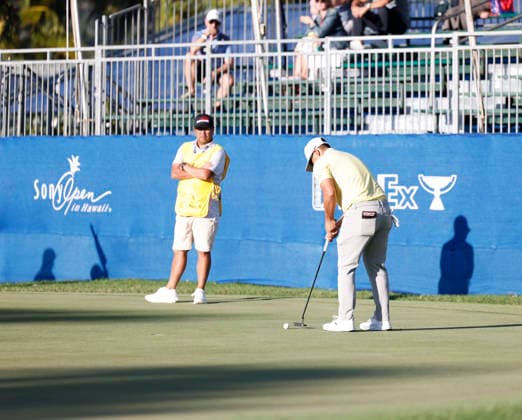 January 16, 2026, Honolulu, Hawaii, USA: KURT KITAYAMA, right, putts on the 9th green during Round 2 of the 2026 Sony Open in Honolulu, Hawaii on January 16, 2026. Honolulu USA - ZUMAm310 20260116_zsp_m310_104 Copyright: xElliotxMilesx