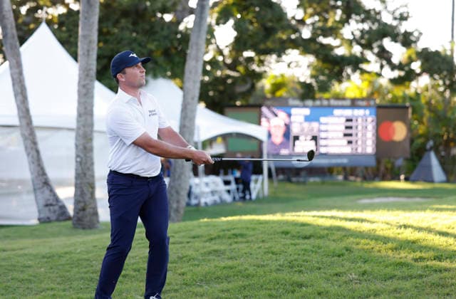 January 16, 2026, Honolulu, Hawaii, USA: STEVEN FISK watches his chip shot at the 9th green during Round 2 of the 2026 Sony Open in Honolulu, Hawaii on January 16, 2026. Honolulu USA - ZUMAm310 20260116_zsp_m310_109 Copyright: xElliotxMilesx