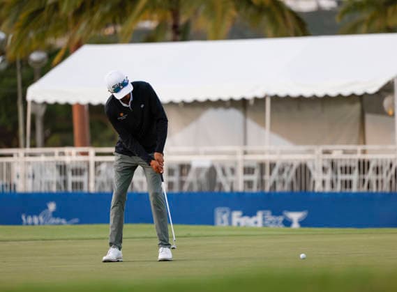 January 16, 2026, Honolulu, Hawaii, USA: RICKY CASTILLO putts on the 9th green during Round 2 of the 2026 Sony Open in Honolulu, Hawaii on January 16, 2026. Honolulu USA - ZUMAm310 20260116_zsp_m310_124 Copyright: xElliotxMilesx