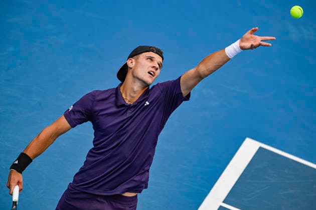 Jakub Mensik (CZE) serves to Sebastian Baez (ARG) in the Men s singles final match of the ASB Classic Men™s ATP, Tennis Herren 250 tennis tournament at Manuka Doctor Arena, Auckland, New Zealand on Saturday 17 January 2026. Photo credit: Alan Lee Auckland New Zealand Copyright: xAlanxLeex xx
