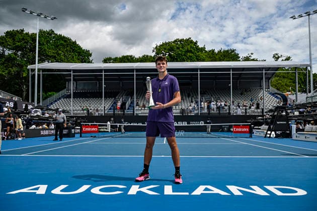 Jakub Mensik (CZE) poses with the trophy after winning the Men s singles final match of the ASB Classic Men™s ATP, Tennis Herren 250 tennis tournament at Manuka Doctor Arena, Auckland, New Zealand on Saturday 17 January 2026. Photo credit: Alan Lee Auckland New Zealand Copyright: xAlanxLeex xx