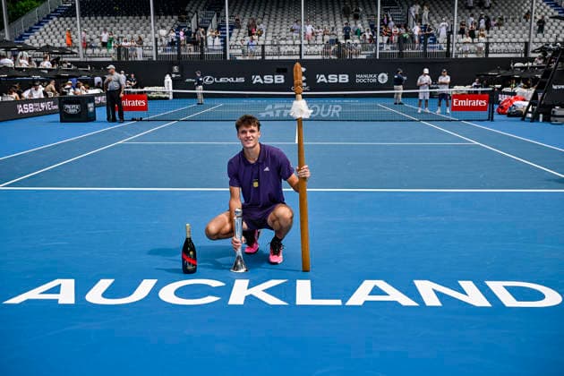 Jakub Mensik (CZE) poses with the trophy after winning the Men s singles final match of the ASB Classic Men™s ATP, Tennis Herren 250 tennis tournament at Manuka Doctor Arena, Auckland, New Zealand on Saturday 17 January 2026. Photo credit: Alan Lee Auckland New Zealand Copyright: xAlanxLeex xx