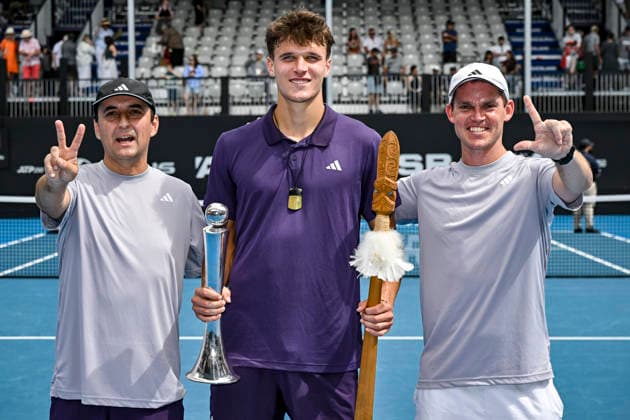 Jakub Mensik (CZE) with the trophy and his team after winning the Men s singles final match of the ASB Classic Men™s ATP, Tennis Herren 250 tennis tournament at Manuka Doctor Arena, Auckland, New Zealand on Saturday 17 January 2026. Photo credit: Alan Lee Auckland New Zealand Copyright: xAlanxLeex xx