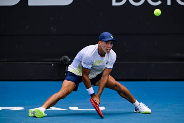 Sebastian Baez (ARG) returns a shot from Jakub Mensik (CZE) in the Men s singles final match of the ASB Classic Men™s ATP, Tennis Herren 250 tennis tournament at Manuka Doctor Arena, Auckland, New Zealand on Saturday 17 January 2026. Photo credit: Alan Lee Auckland New Zealand Copyright: xAlanxLeex xx